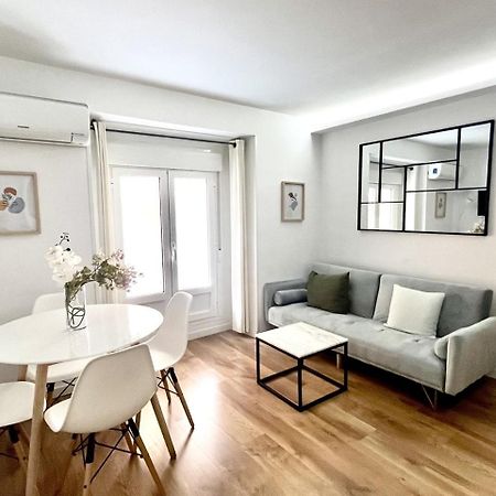 Dplace To Be - Exclusive Apartments In Historic Center Madrid Rum bild