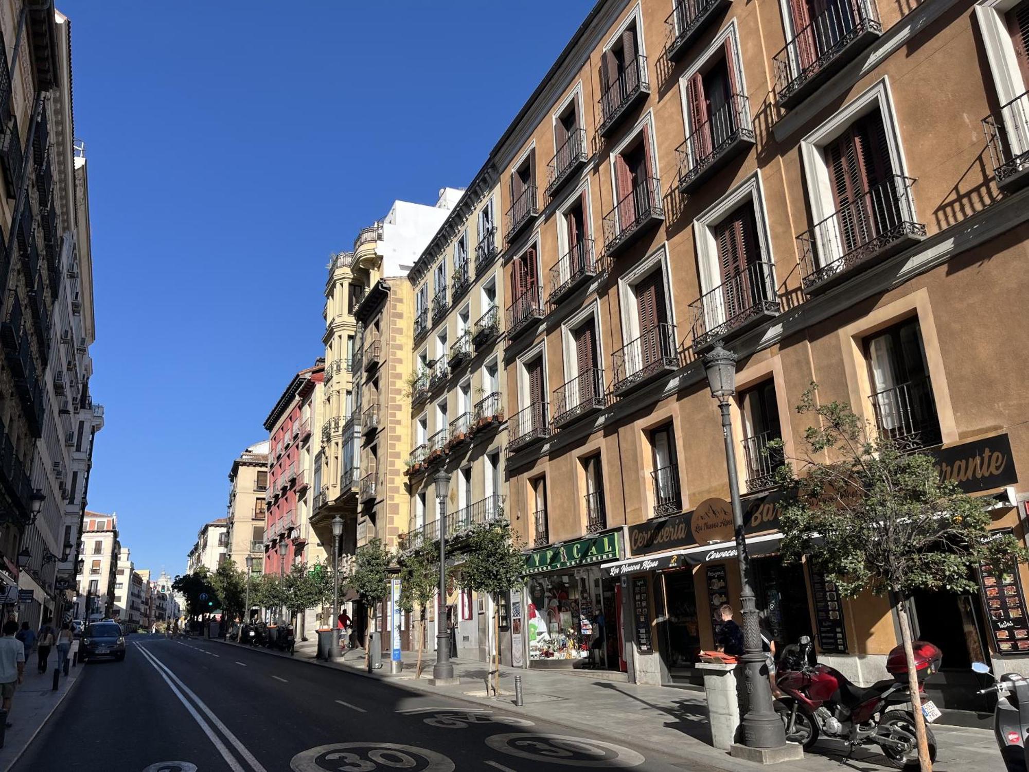 Dplace To Be - Exclusive Apartments In Historic Center Madrid Exteriör bild