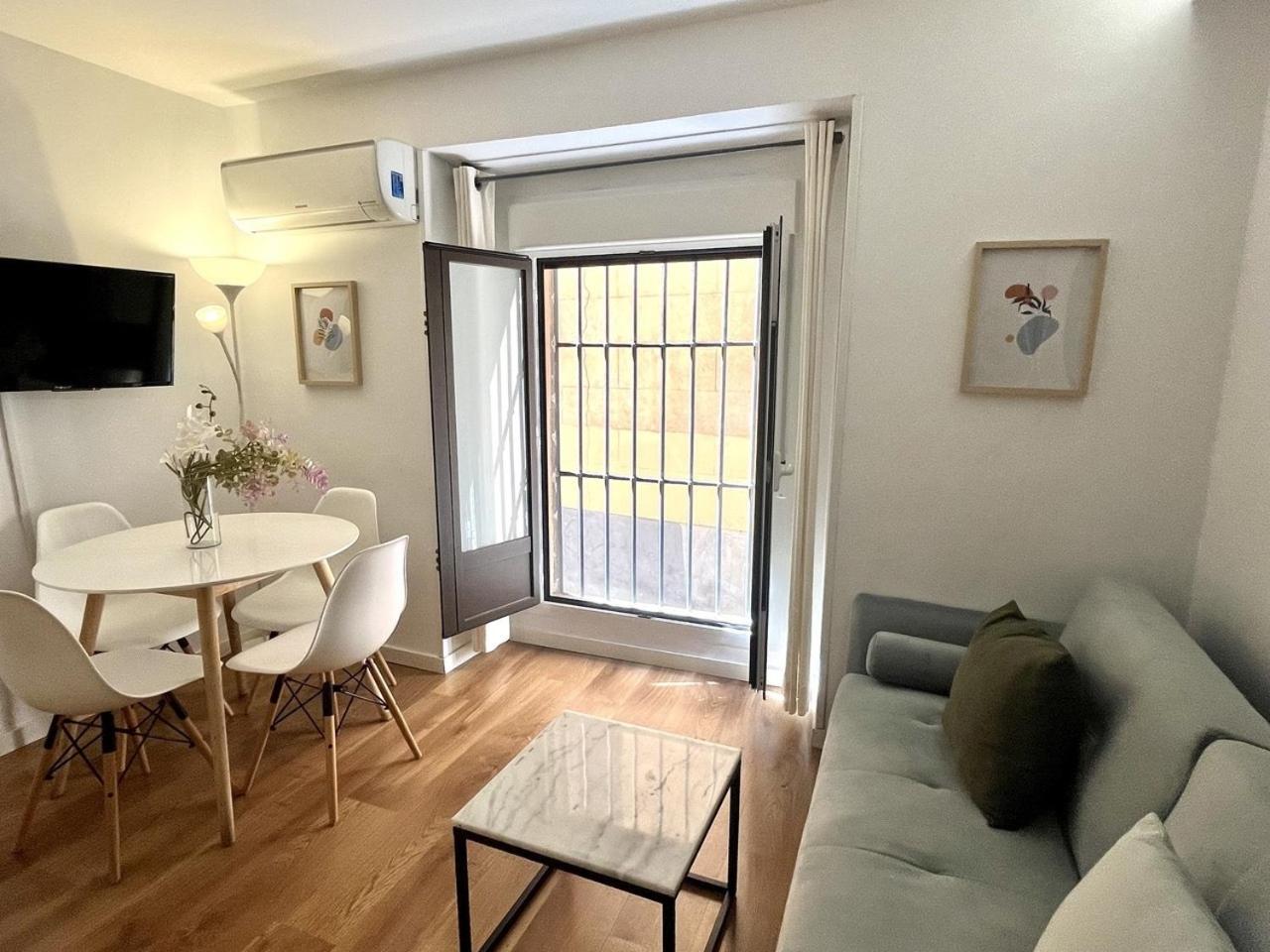 Dplace To Be - Exclusive Apartments In Historic Center Madrid Rum bild