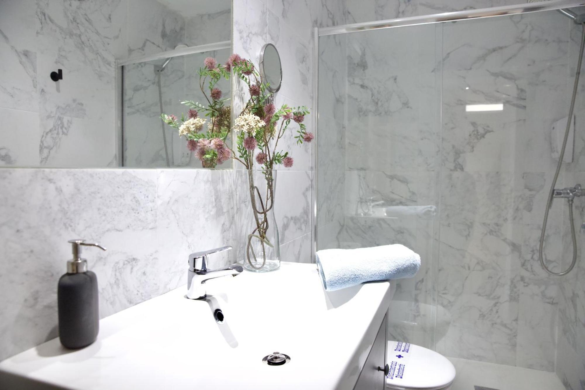 Dplace To Be - Exclusive Apartments In Historic Center Madrid Rum bild