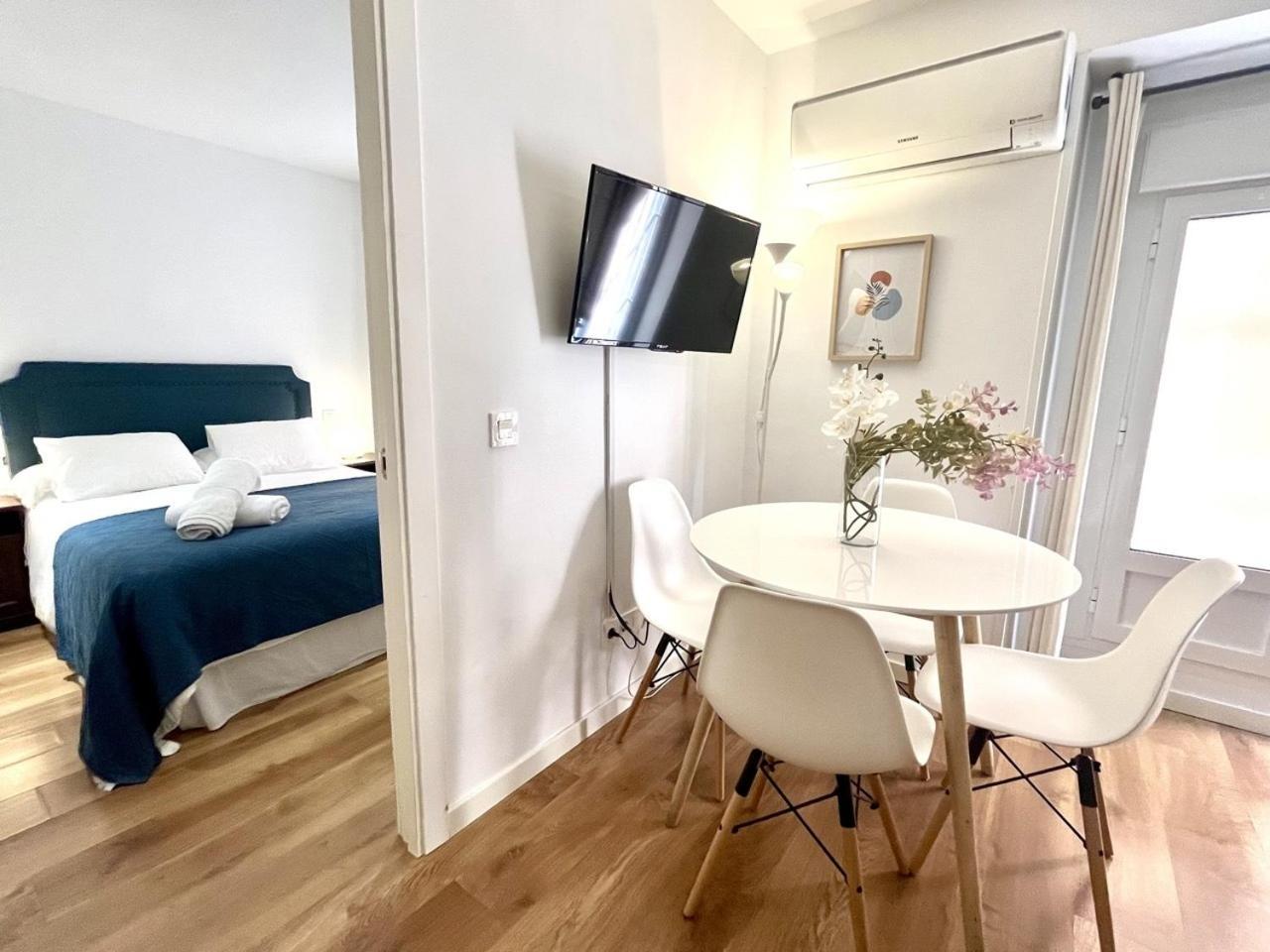 Dplace To Be - Exclusive Apartments In Historic Center Madrid Rum bild