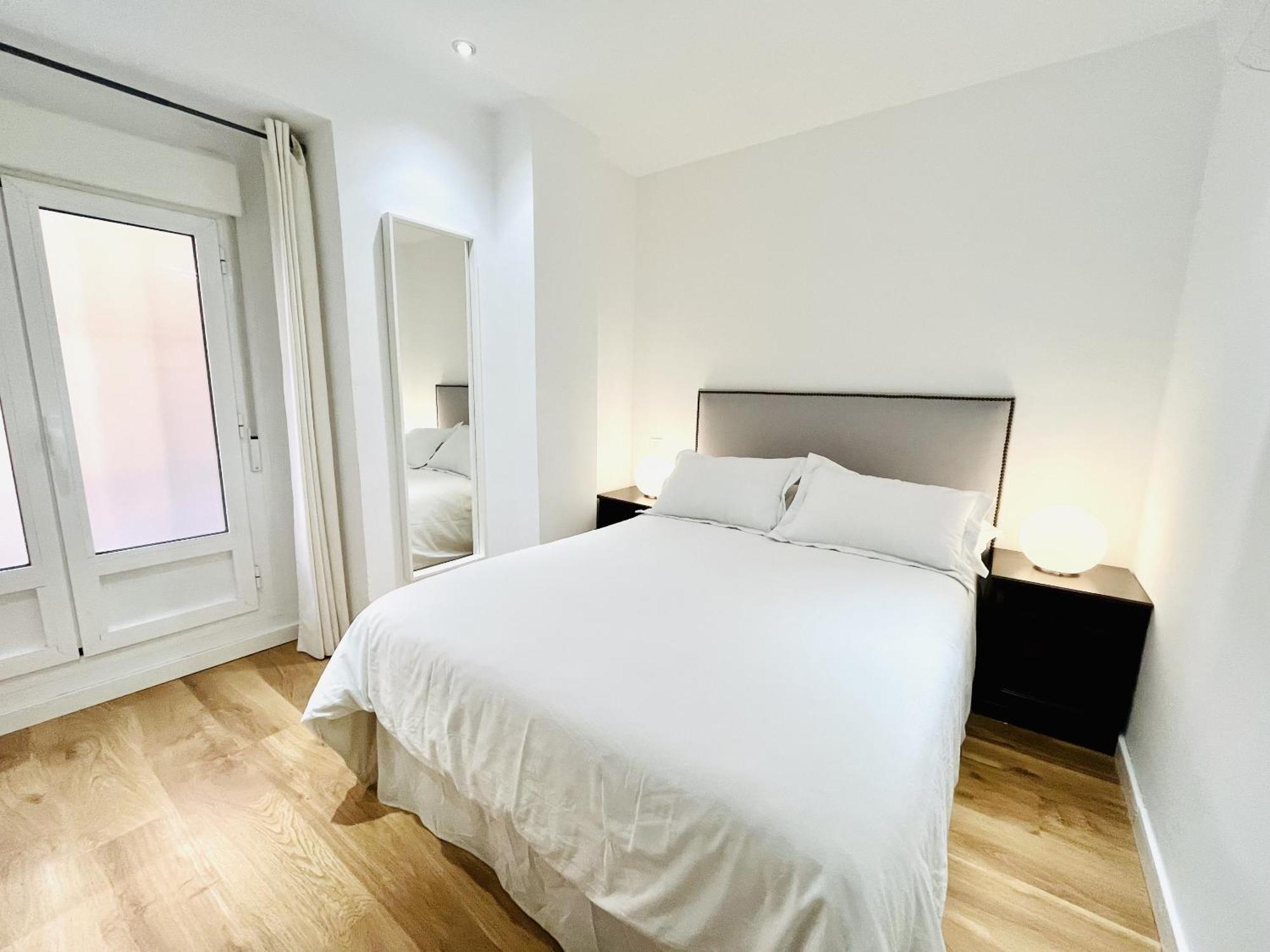 Dplace To Be - Exclusive Apartments In Historic Center Madrid Rum bild