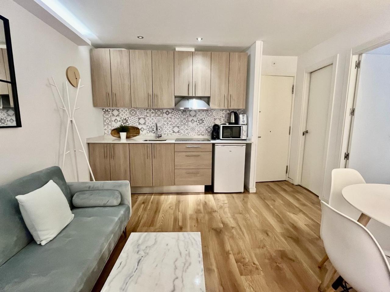 Dplace To Be - Exclusive Apartments In Historic Center Madrid Rum bild
