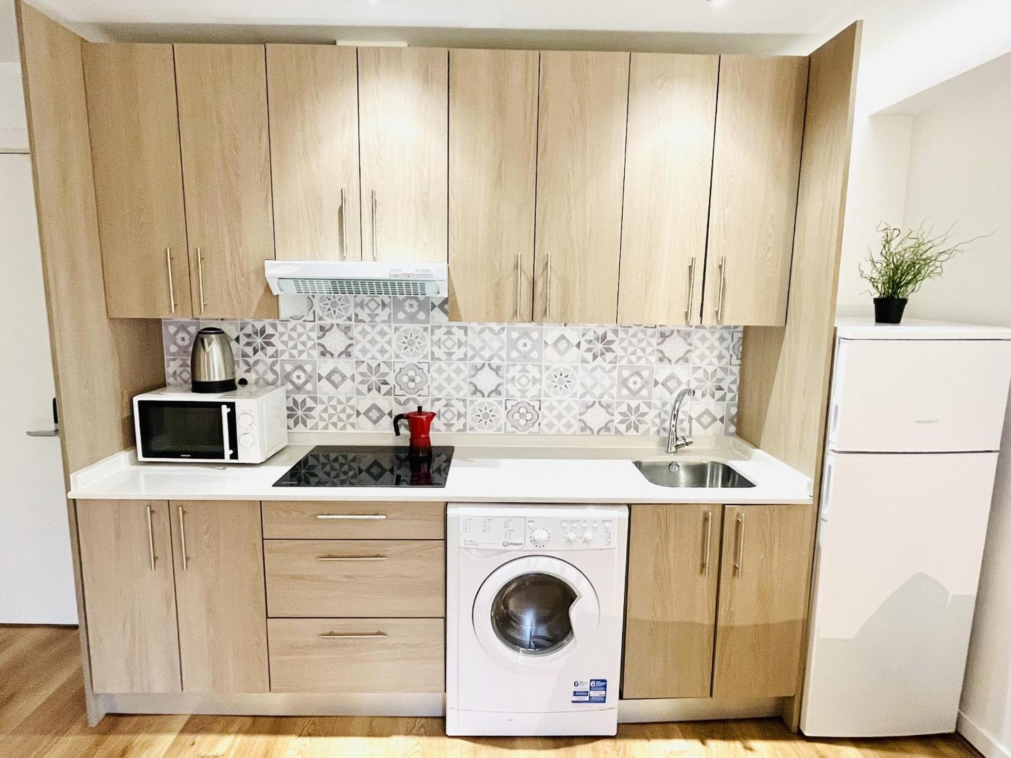 Dplace To Be - Exclusive Apartments In Historic Center Madrid Rum bild