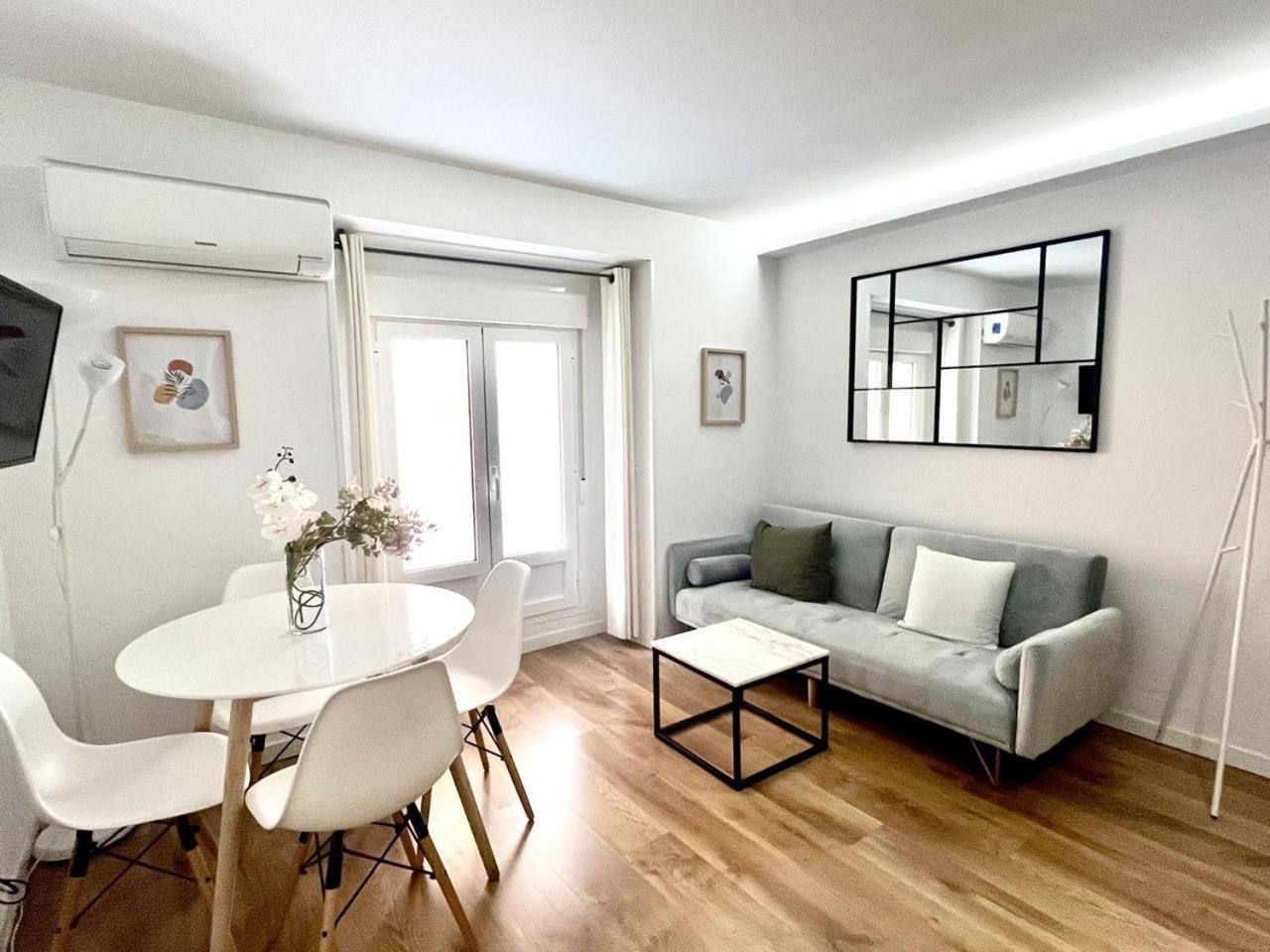 Dplace To Be - Exclusive Apartments In Historic Center Madrid Rum bild