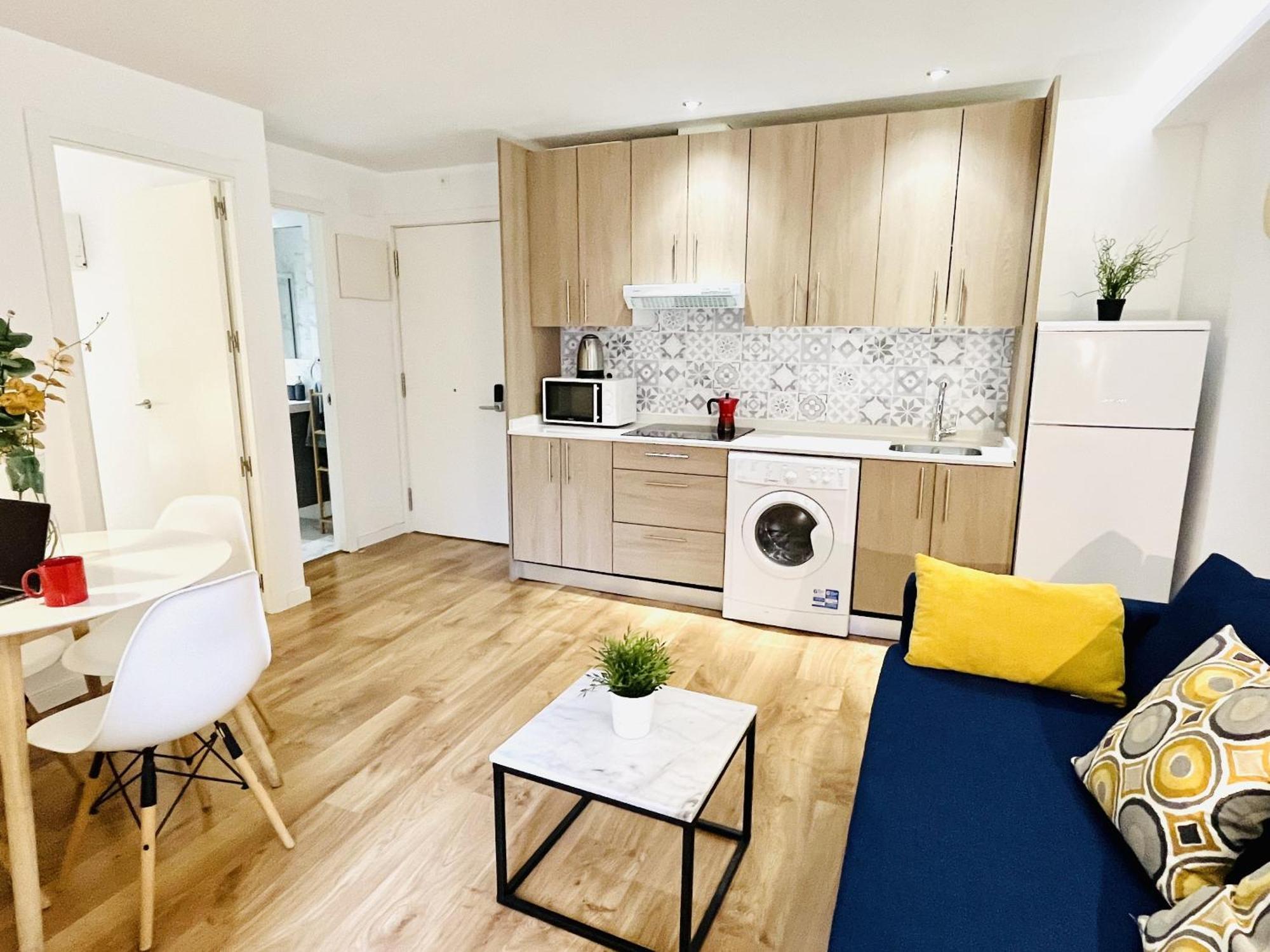 Dplace To Be - Exclusive Apartments In Historic Center Madrid Rum bild