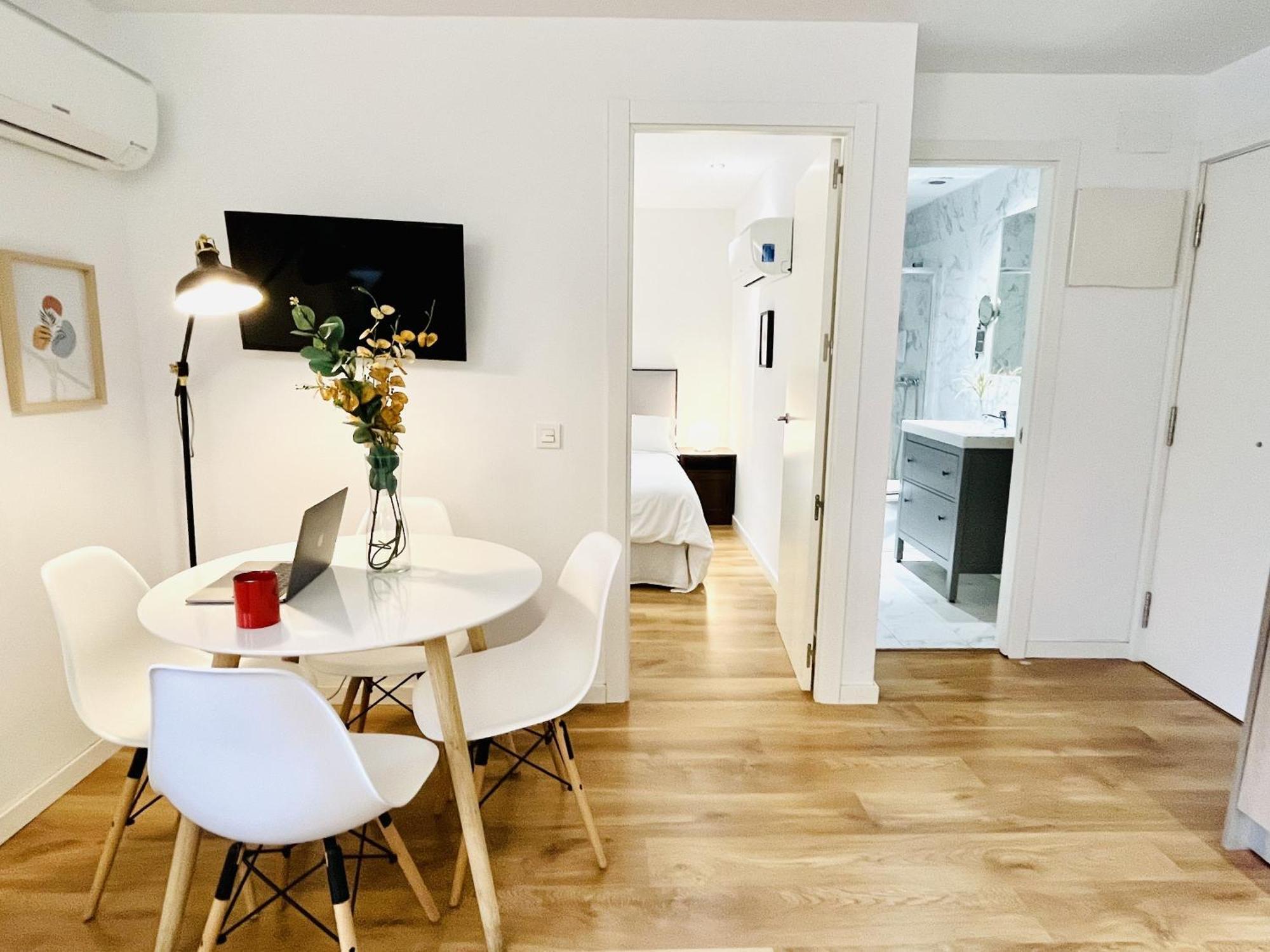 Dplace To Be - Exclusive Apartments In Historic Center Madrid Rum bild