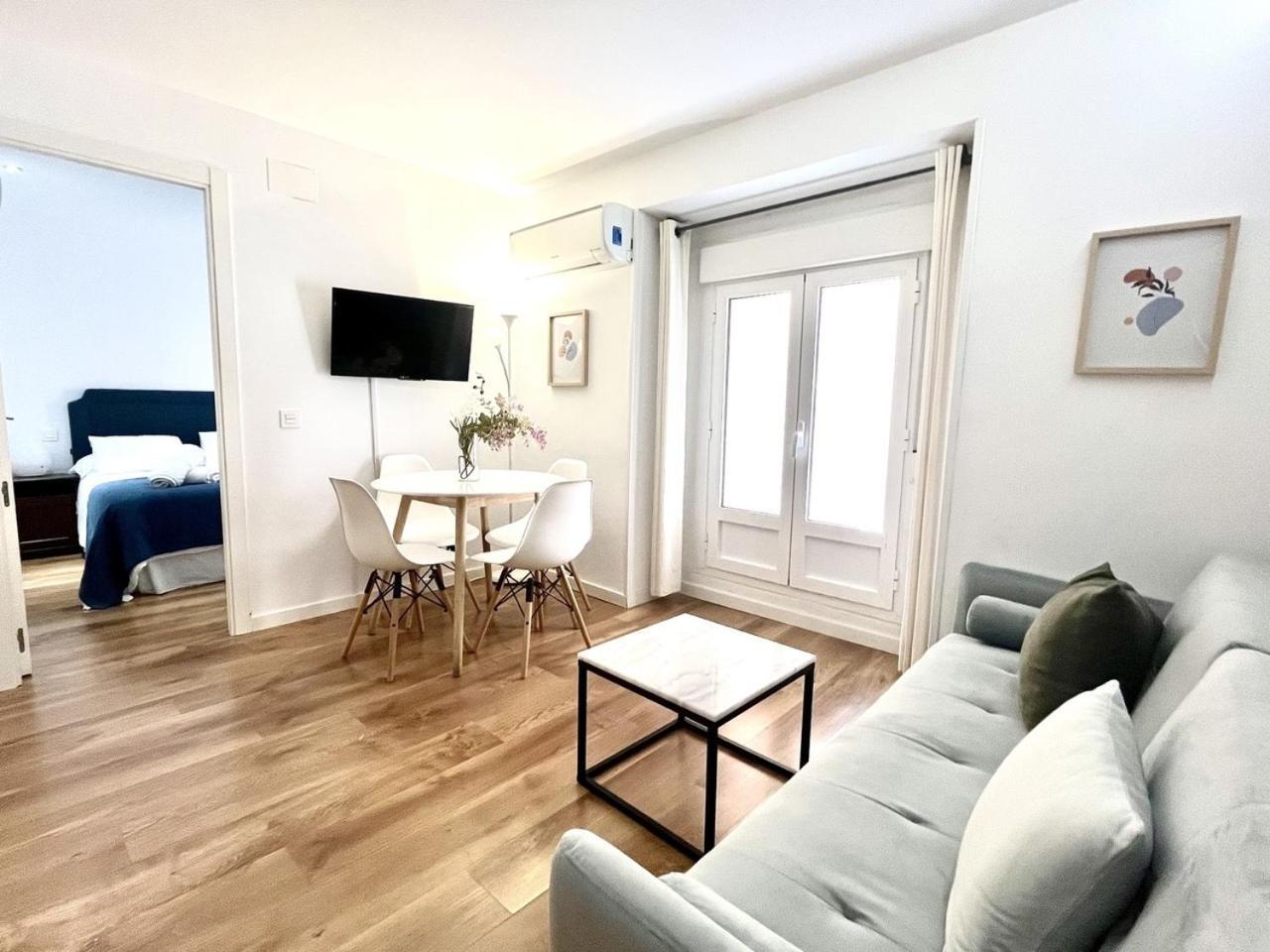 Dplace To Be - Exclusive Apartments In Historic Center Madrid Rum bild