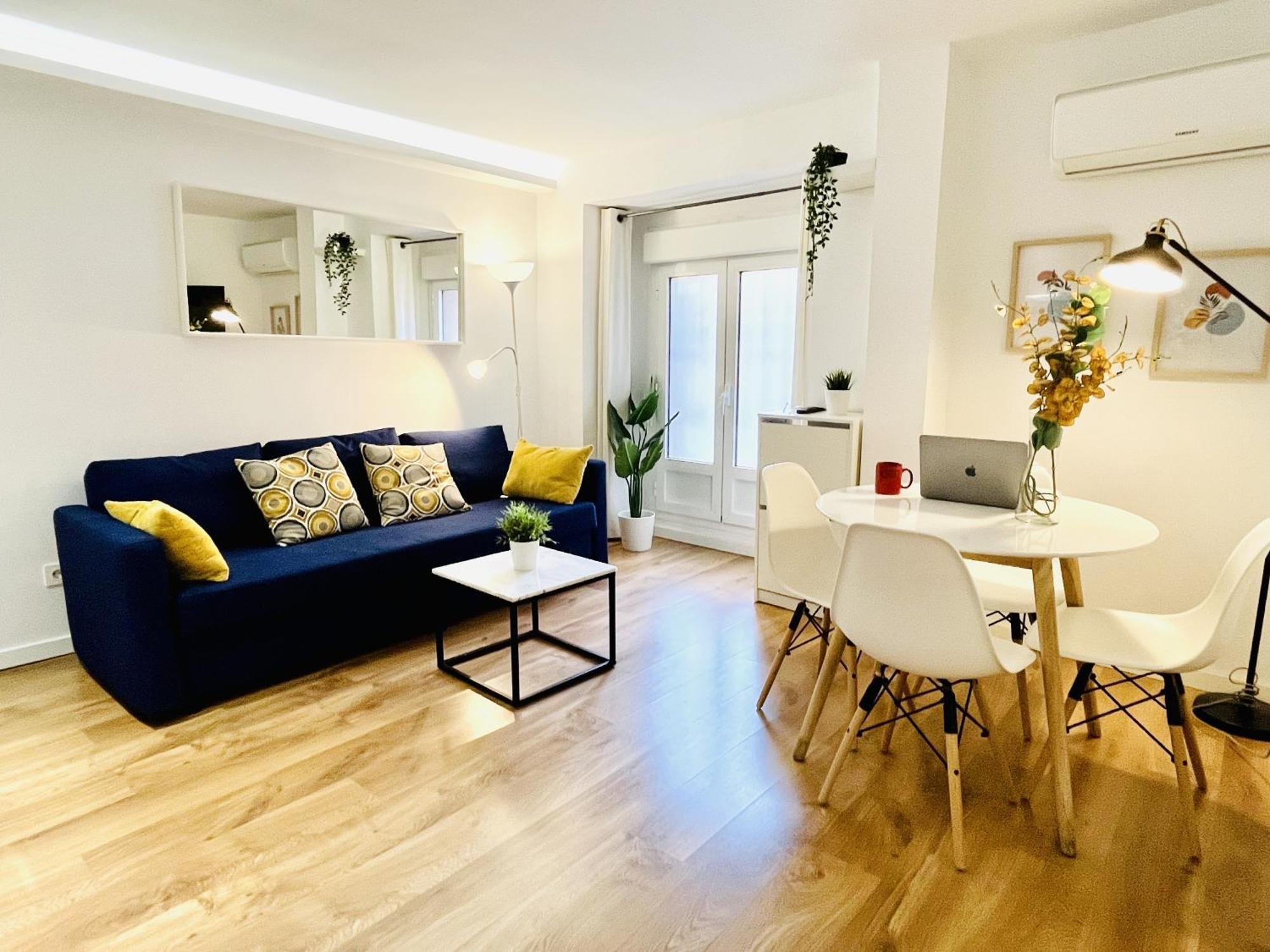 Dplace To Be - Exclusive Apartments In Historic Center Madrid Rum bild