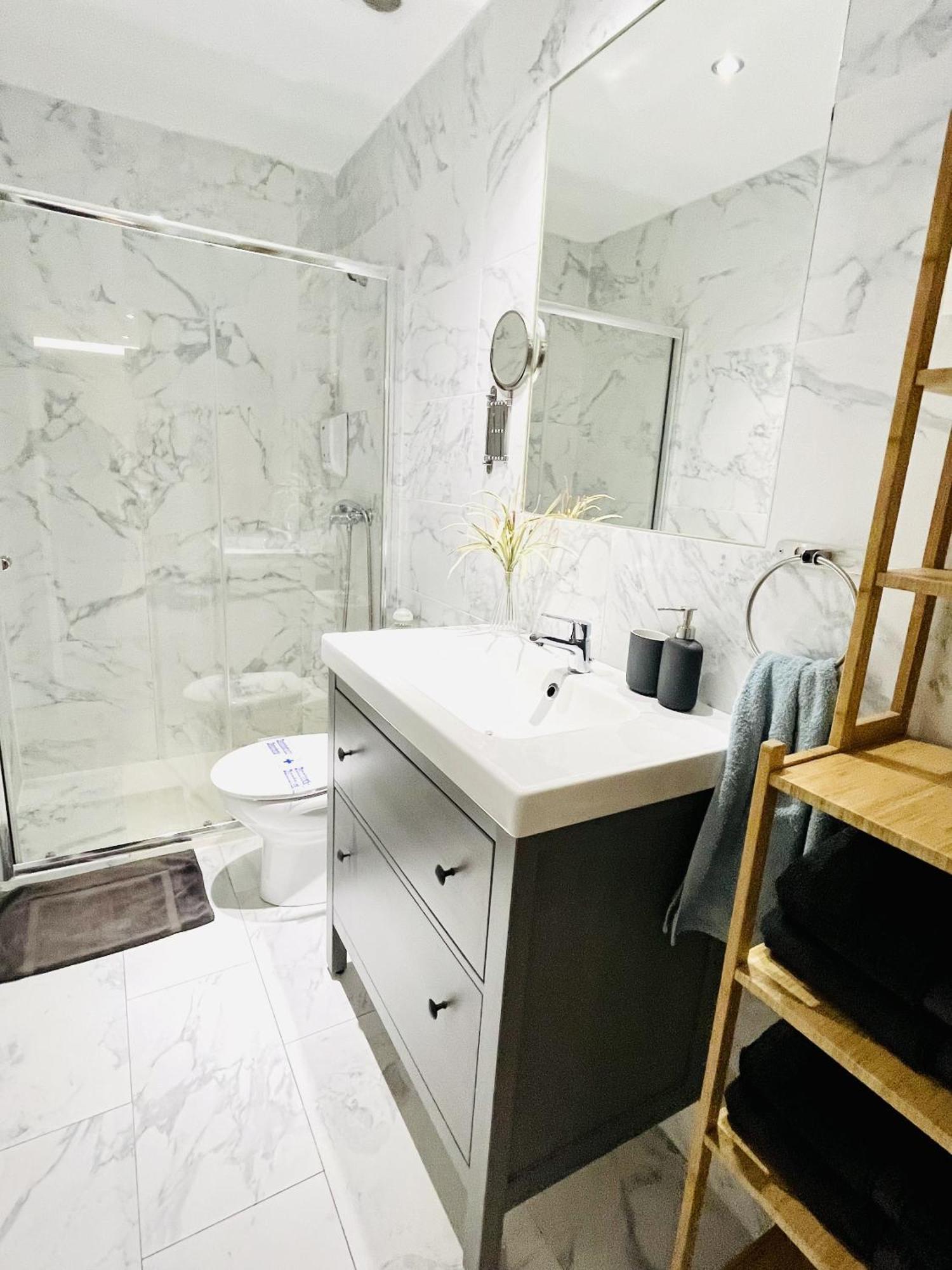 Dplace To Be - Exclusive Apartments In Historic Center Madrid Rum bild